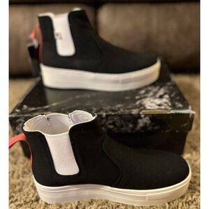 NEW Hurley Women's Bacona‎ Boots BLACK / WHITE, Size 8 No Box